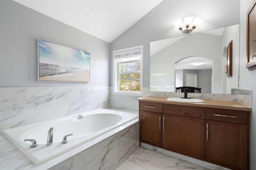 1876 New Brighton Drive Se, Calgary, AB 
