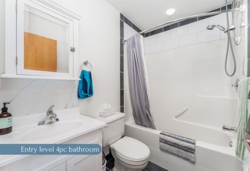 132 Settler Way, Canmore, AB - Indoor Photo Showing Bathroom