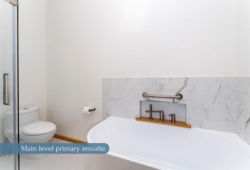 132 Settler Way, Canmore, AB - Indoor Photo Showing Bathroom
