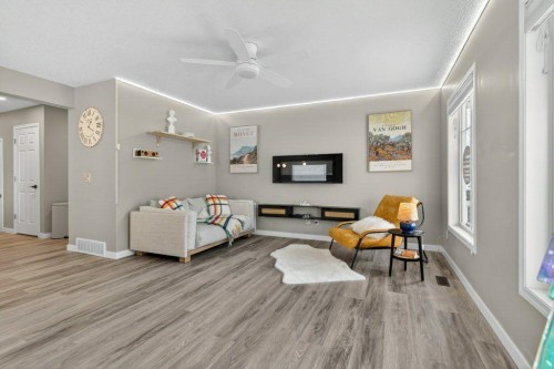 1012 Windsong Drive Sw, Airdrie, AB - Indoor