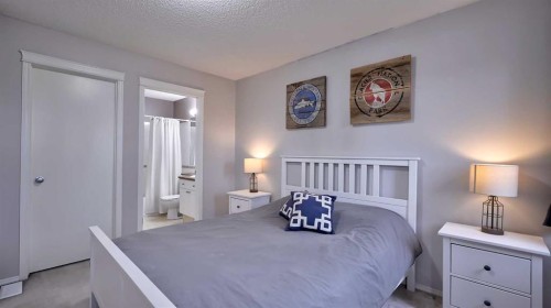 20 Tuscany Valley Park Nw, Calgary, AB - Indoor Photo Showing Bedroom