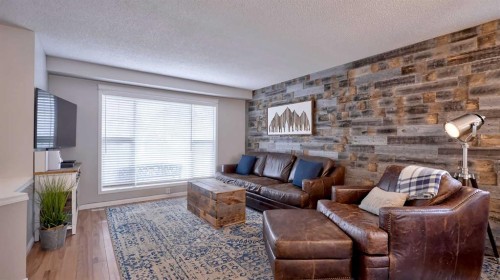 20 Tuscany Valley Park Nw, Calgary, AB - Indoor Photo Showing Living Room