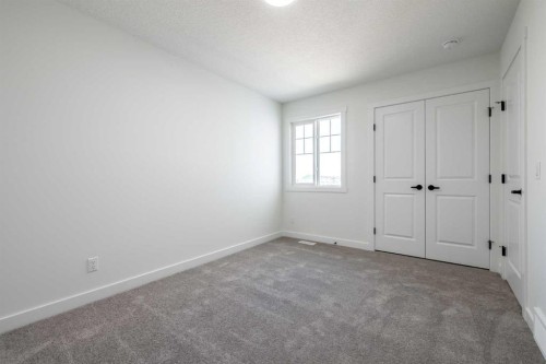 145 Sora Gardens Se, Calgary, AB 