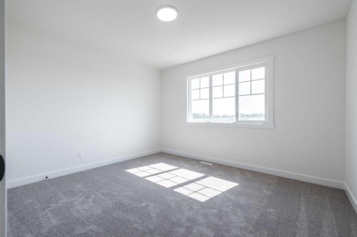 145 Sora Gardens Se, Calgary, AB 