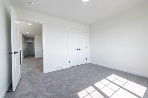 145 Sora Gardens Se, Calgary, AB 