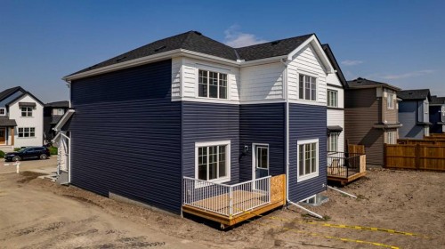 145 Sora Gardens Se, Calgary, AB 