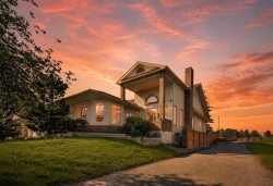 876 Shawnee Drive SW Calgary, AB T2Y 1X3