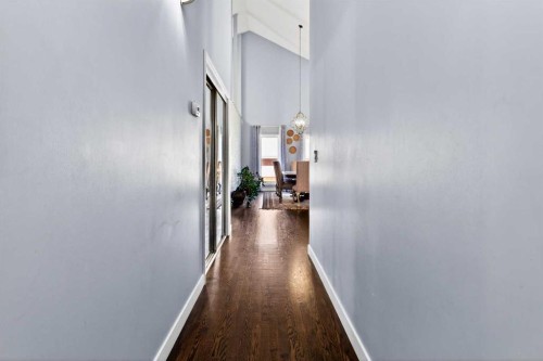 876 Shawnee Drive Sw, Calgary, AB - Indoor Photo Showing Laundry Room