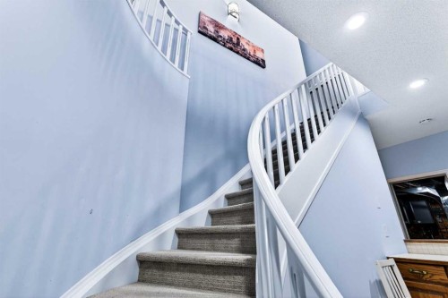 876 Shawnee Drive Sw, Calgary, AB - Indoor Photo Showing Other Room