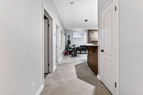 876 Shawnee Drive Sw, Calgary, AB - Indoor