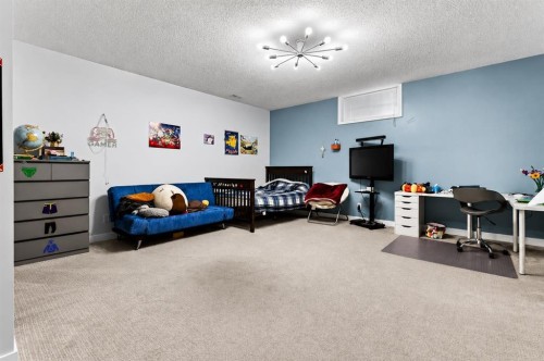876 Shawnee Drive Sw, Calgary, AB - Indoor Photo Showing Other Room