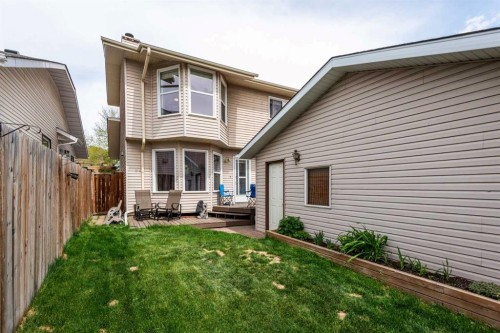 67 Deersaxon Circle Se, Calgary, AB - Outdoor