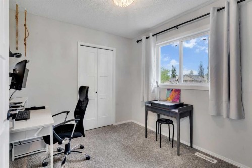 46 Wilson Road Ne, Langdon, AB - Indoor Photo Showing Office