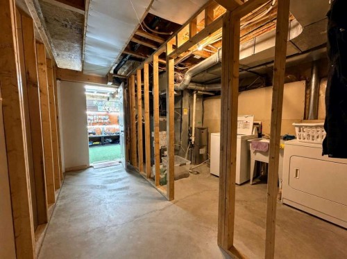 129 Cimarron Grove Circle, Okotoks, AB - Indoor Photo Showing Laundry Room