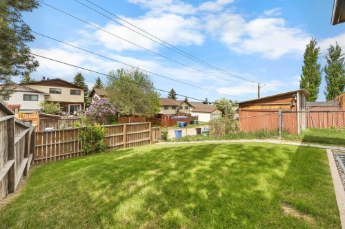 35 Bermuda Drive Nw, Calgary, AB - Outdoor