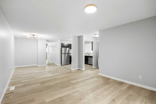 35 Bermuda Drive Nw, Calgary, AB - Indoor Photo Showing Other Room