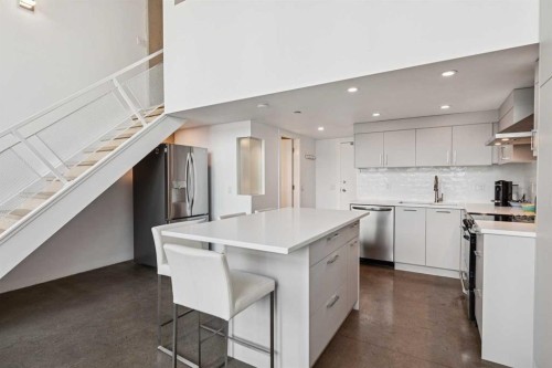 511-535 8 Avenue Se, Calgary, AB - Indoor Photo Showing Kitchen With Upgraded Kitchen