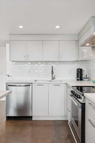 511-535 8 Avenue Se, Calgary, AB - Indoor Photo Showing Kitchen With Upgraded Kitchen