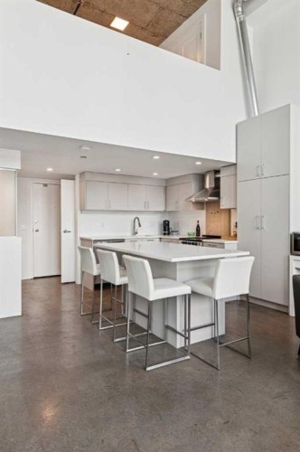 511-535 8 Avenue Se, Calgary, AB - Indoor Photo Showing Kitchen