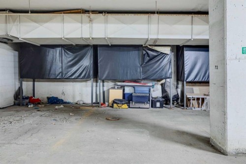 511-535 8 Avenue Se, Calgary, AB - Indoor Photo Showing Garage