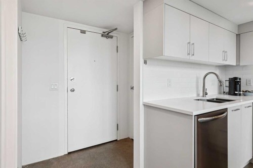 511-535 8 Avenue Se, Calgary, AB - Indoor Photo Showing Kitchen With Double Sink