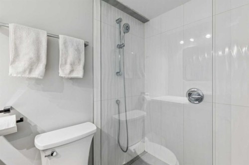 511-535 8 Avenue Se, Calgary, AB - Indoor Photo Showing Bathroom