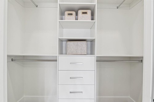 4747 26 Avenue Sw, Calgary, AB - Indoor With Storage