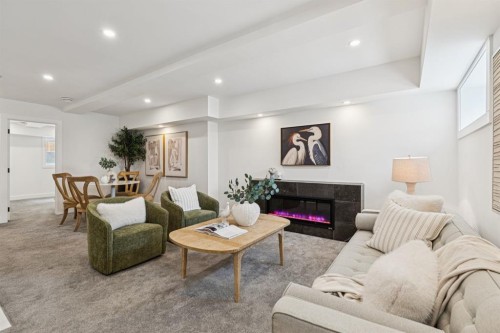 4747 26 Avenue Sw, Calgary, AB - Indoor Photo Showing Living Room