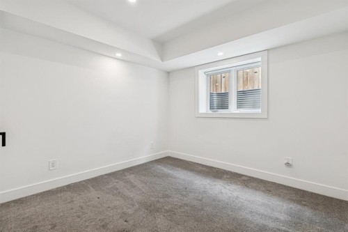 4747 26 Avenue Sw, Calgary, AB - Indoor Photo Showing Other Room