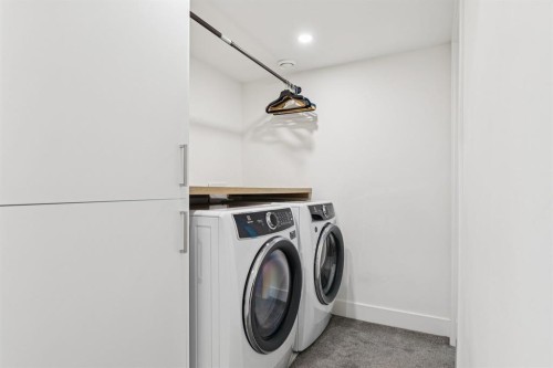 4747 26 Avenue Sw, Calgary, AB - Indoor Photo Showing Laundry Room