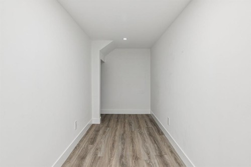 4747 26 Avenue Sw, Calgary, AB - Indoor Photo Showing Other Room