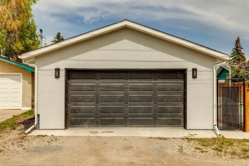 4747 26 Avenue Sw, Calgary, AB - Outdoor