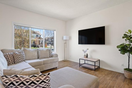 648 Mahogany Boulevard Se, Calgary, AB - Indoor Photo Showing Living Room