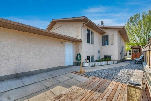 312 Strathaven Drive, Strathmore, AB - Outdoor With Exterior