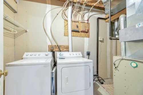 312 Strathaven Drive, Strathmore, AB - Indoor Photo Showing Laundry Room