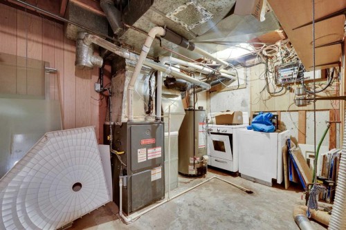 314 Bruce Avenue, Carbon, AB - Indoor Photo Showing Basement