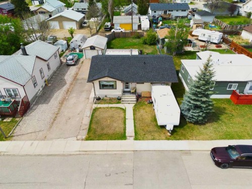 314 Bruce Avenue, Carbon, AB - Outdoor