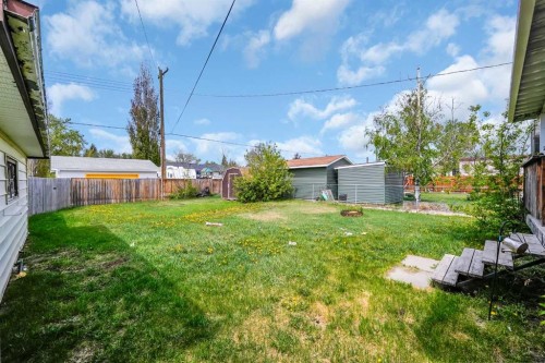 314 Bruce Avenue, Carbon, AB - Outdoor