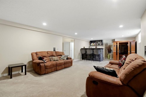 105 Cranridge Heights Se, Calgary, AB - Indoor Photo Showing Other Room