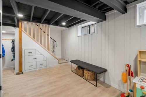 419 40 Street Sw, Calgary, AB - Indoor Photo Showing Basement
