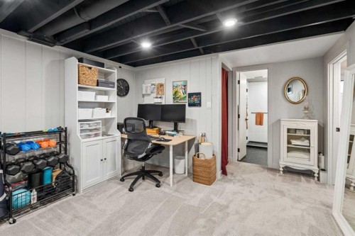 419 40 Street Sw, Calgary, AB - Indoor Photo Showing Other Room