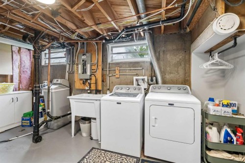 419 40 Street Sw, Calgary, AB - Indoor Photo Showing Laundry Room
