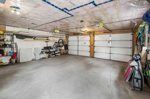 419 40 Street Sw, Calgary, AB - Indoor Photo Showing Garage