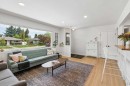 419 40 Street Sw, Calgary, AB  - Indoor Photo Showing Living Room 