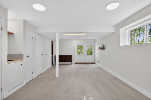 48 Shawcliffe Place, Calgary, AB - Indoor Photo Showing Other Room