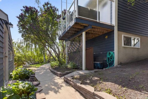 48 Shawcliffe Place, Calgary, AB - Outdoor With Exterior