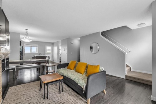 425 Copperpond Landing Se, Calgary, AB - Indoor Photo Showing Living Room