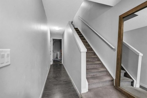425 Copperpond Landing Se, Calgary, AB - Indoor Photo Showing Other Room