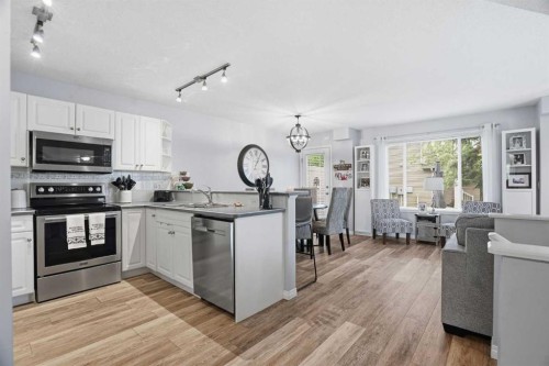 88 Chaparral Ridge Terrace Se, Calgary, AB - Indoor Photo Showing Kitchen