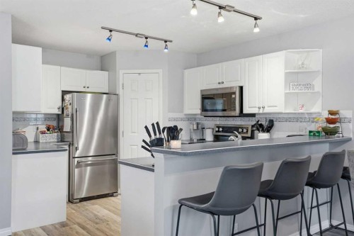 88 Chaparral Ridge Terrace Se, Calgary, AB - Indoor Photo Showing Kitchen